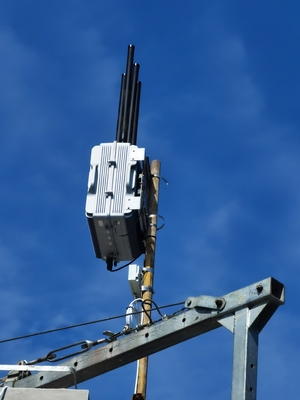 Outdoor Computer Connection Long Range UAV Drone Signal Jammer Blocker For Oil Depot